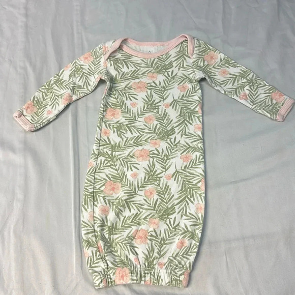 The Peanut shell - newborn nightgown/sleep sack - Picture 1 of 3